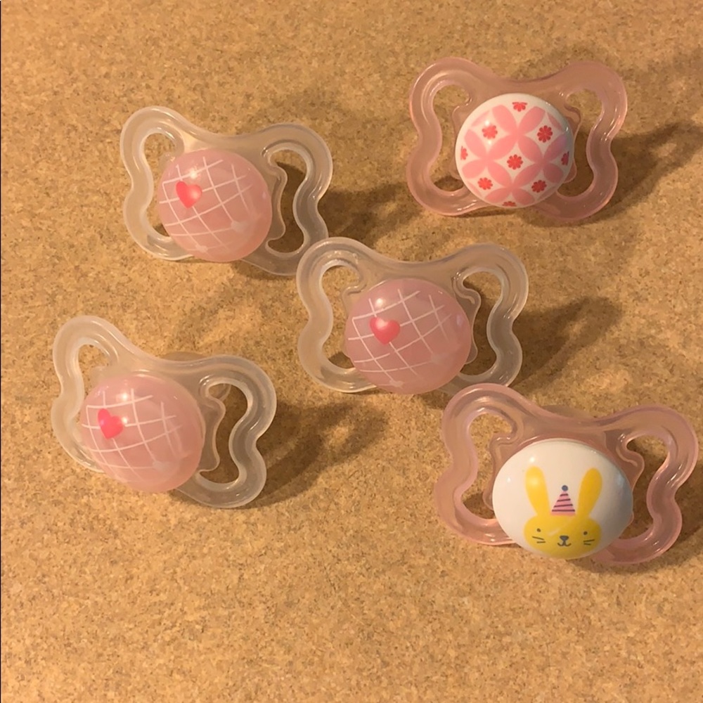 MAM pacifiers